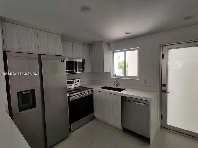3755 NE 167th St 25, North Miami Beach, FL 33160