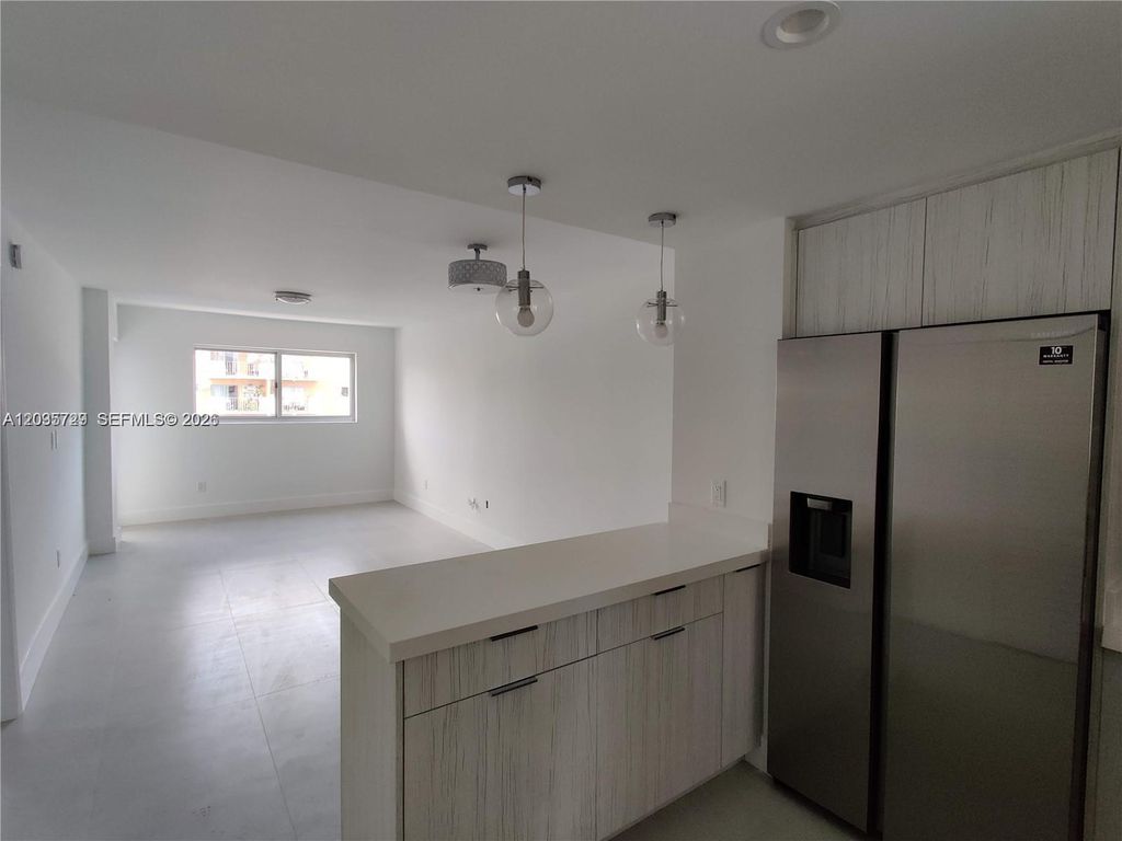 3755 NE 167th St 25, North Miami Beach, FL 33160