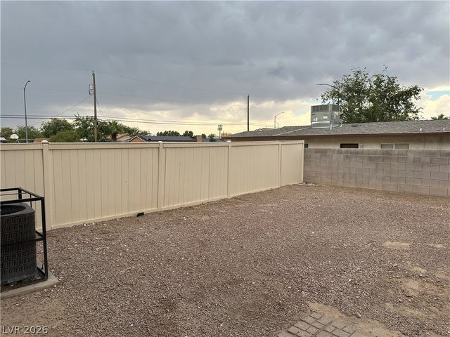 1613 White Skies Court, Las Vegas, NV 89156