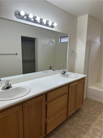 1613 White Skies Court, Las Vegas, NV 89156