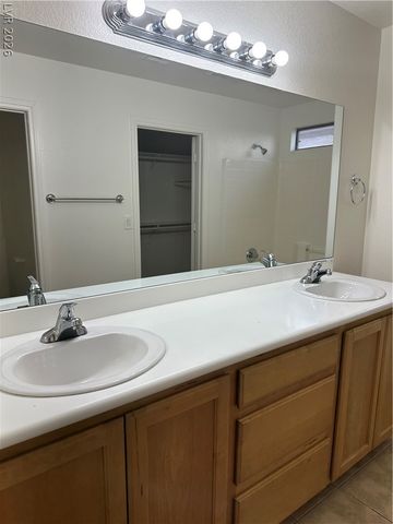 1613 White Skies Court, Las Vegas, NV 89156