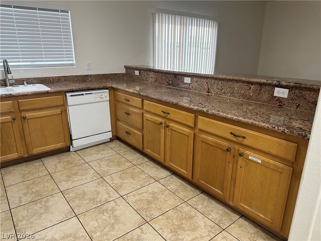 1613 White Skies Court, Las Vegas, NV 89156