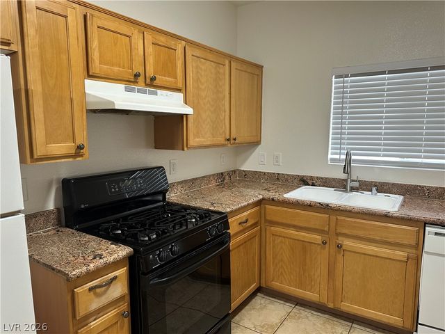 1613 White Skies Court, Las Vegas, NV 89156