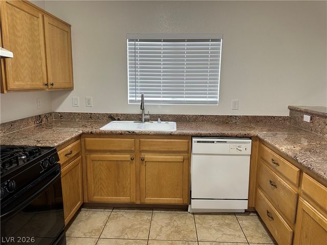 1613 White Skies Court, Las Vegas, NV 89156