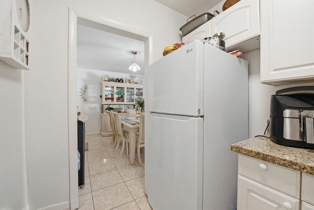 3550 NW 8th Avenue 812, Pompano Beach, FL 33064