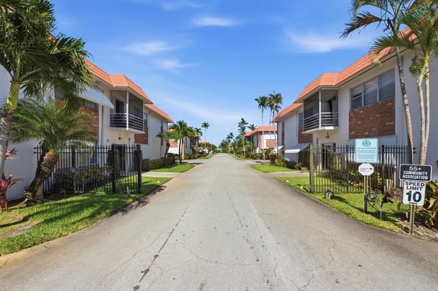3550 NW 8th Avenue 812, Pompano Beach, FL 33064
