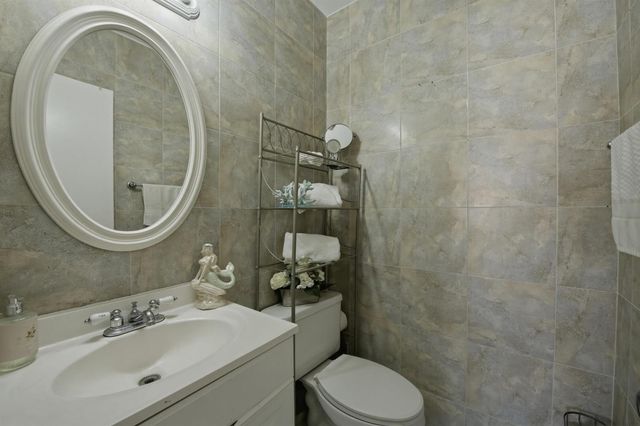 3550 NW 8th Avenue 812, Pompano Beach, FL 33064