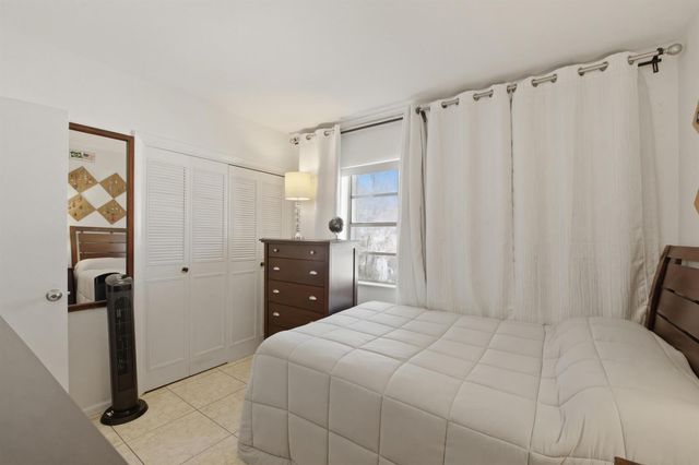 3550 NW 8th Avenue 812, Pompano Beach, FL 33064