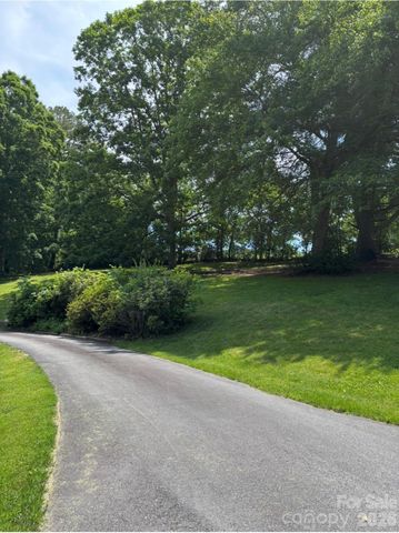 6 Green Knoll Drive, Candler, NC 28715