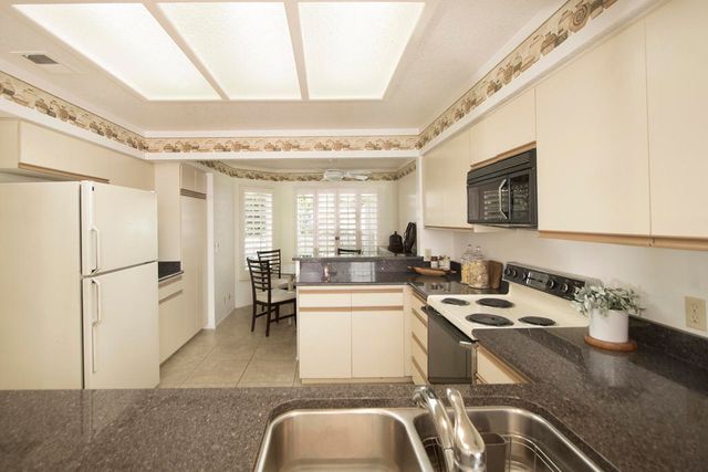 794 Montana Vista Drive, Palm Desert, CA 92211