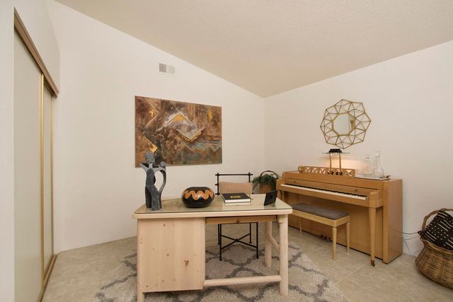 794 Montana Vista Drive, Palm Desert, CA 92211