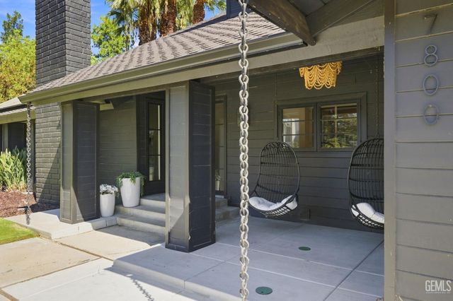 7800 De Colores Court, Bakersfield, CA 93309
