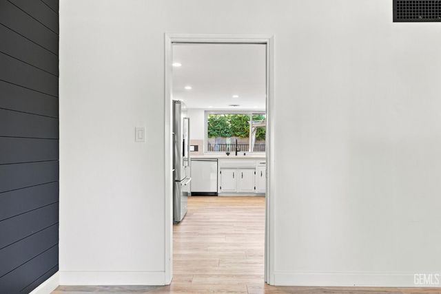 7800 De Colores Court, Bakersfield, CA 93309