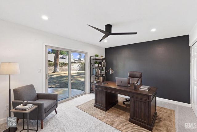 7800 De Colores Court, Bakersfield, CA 93309