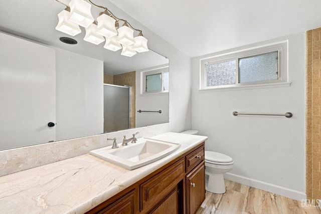 7800 De Colores Court, Bakersfield, CA 93309