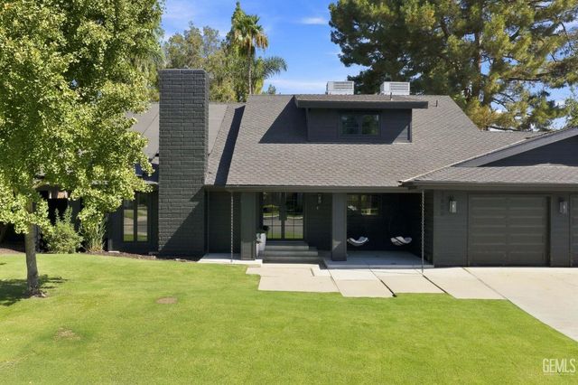 7800 De Colores Court, Bakersfield, CA 93309
