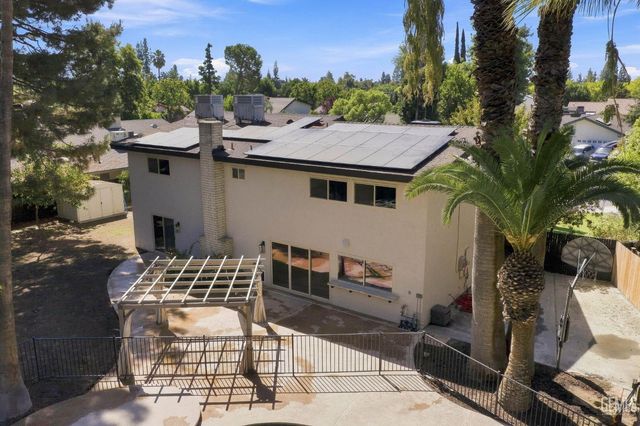 7800 De Colores Court, Bakersfield, CA 93309