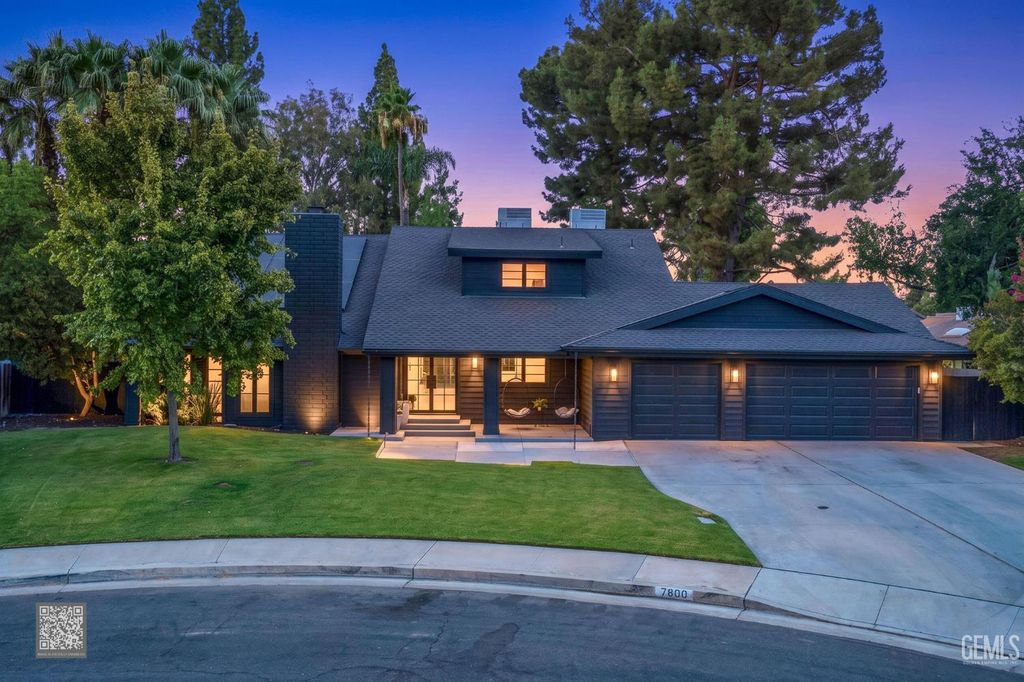 7800 De Colores Court, Bakersfield, CA 93309