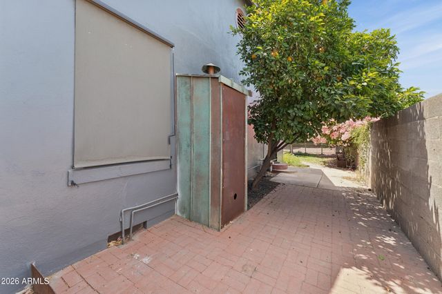 537 W WILLETTA Street, Phoenix, AZ 85003