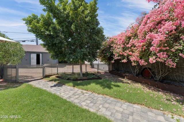 537 W WILLETTA Street, Phoenix, AZ 85003