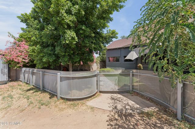 537 W WILLETTA Street, Phoenix, AZ 85003