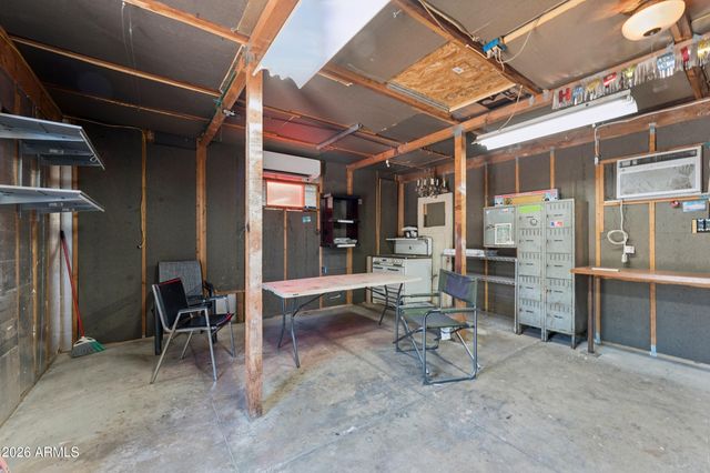 537 W WILLETTA Street, Phoenix, AZ 85003