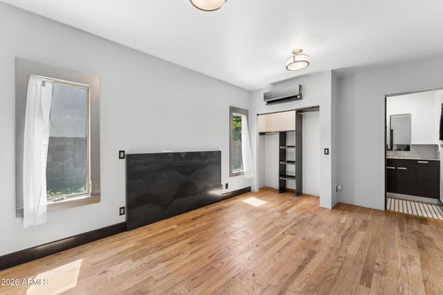 537 W WILLETTA Street, Phoenix, AZ 85003