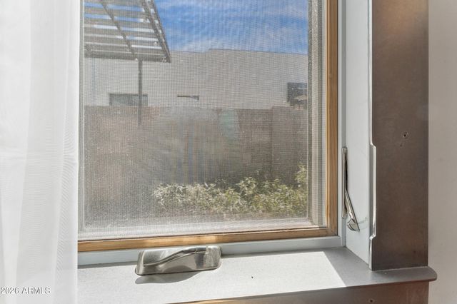 537 W WILLETTA Street, Phoenix, AZ 85003