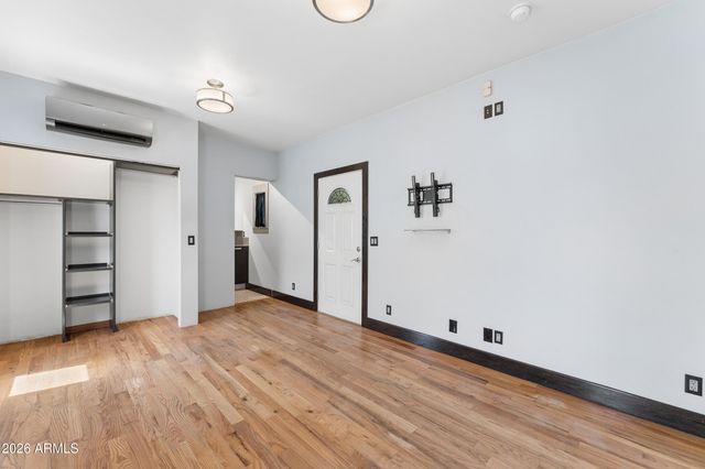 537 W WILLETTA Street, Phoenix, AZ 85003