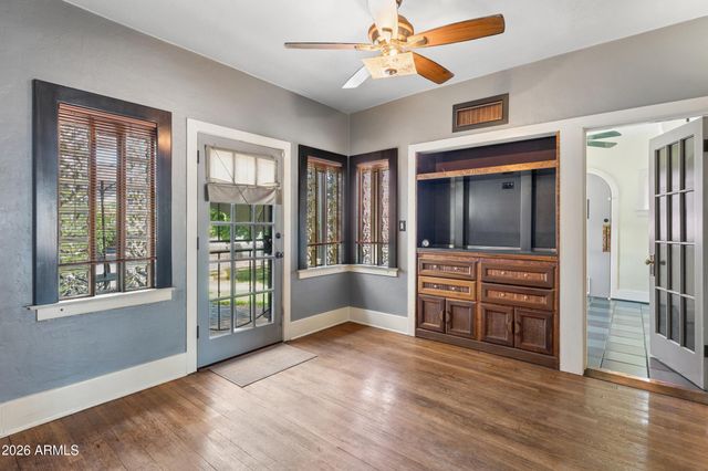 537 W WILLETTA Street, Phoenix, AZ 85003