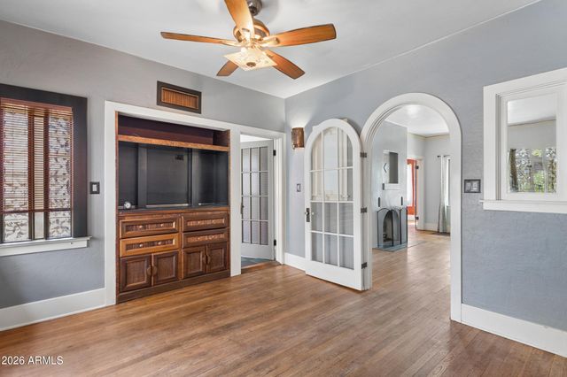 537 W WILLETTA Street, Phoenix, AZ 85003