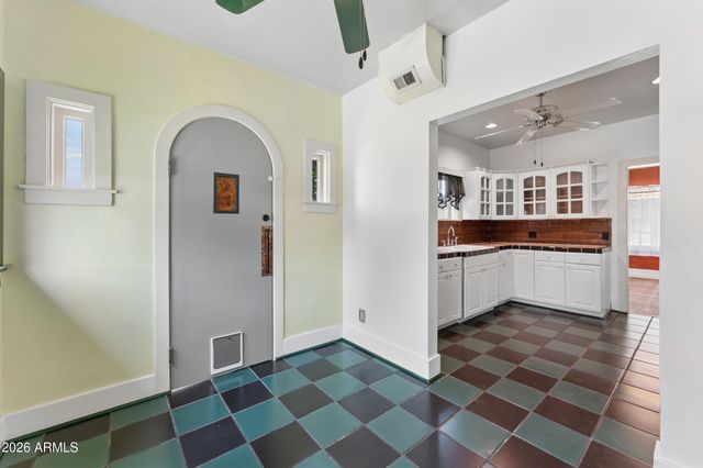 537 W WILLETTA Street, Phoenix, AZ 85003