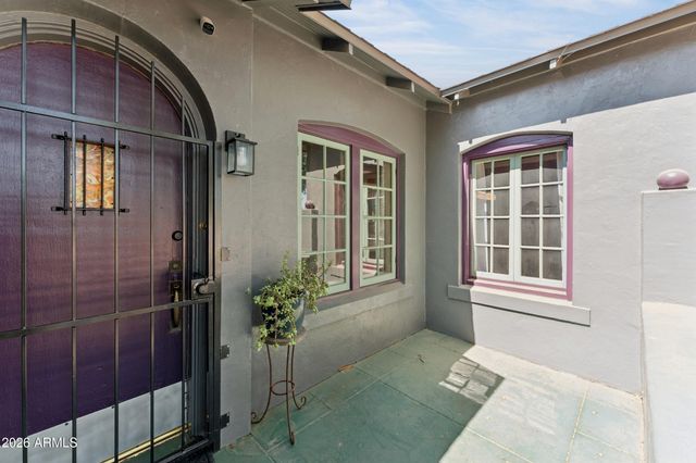 537 W WILLETTA Street, Phoenix, AZ 85003