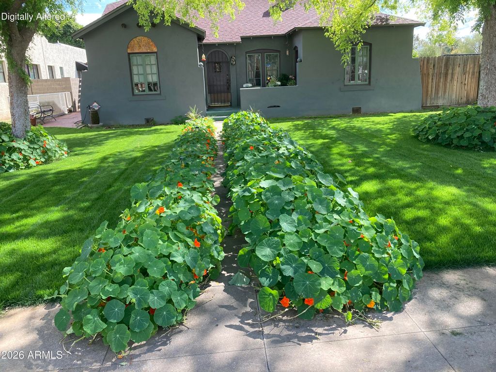 537 W WILLETTA Street, Phoenix, AZ 85003