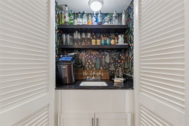 7623 Riverbrook Drive 17, Dallas, TX 75230
