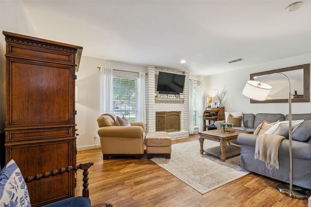 7623 Riverbrook Drive 17, Dallas, TX 75230