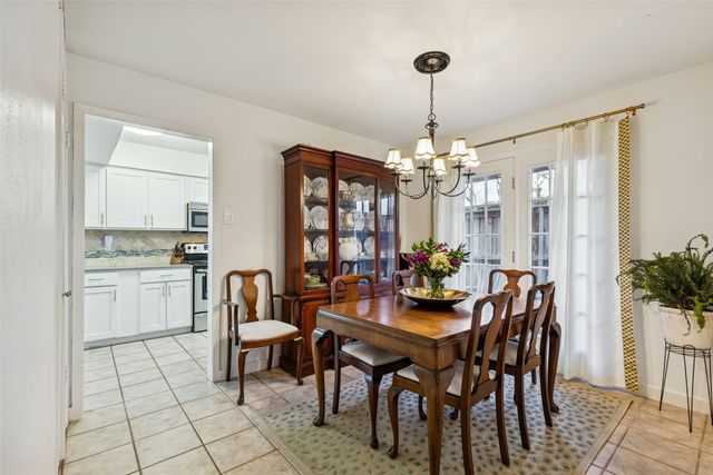 7623 Riverbrook Drive 17, Dallas, TX 75230