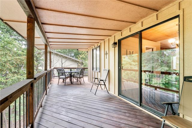 303 Ridge Road, Eureka Springs, AR 72631
