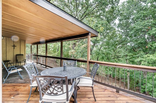 303 Ridge Road, Eureka Springs, AR 72631