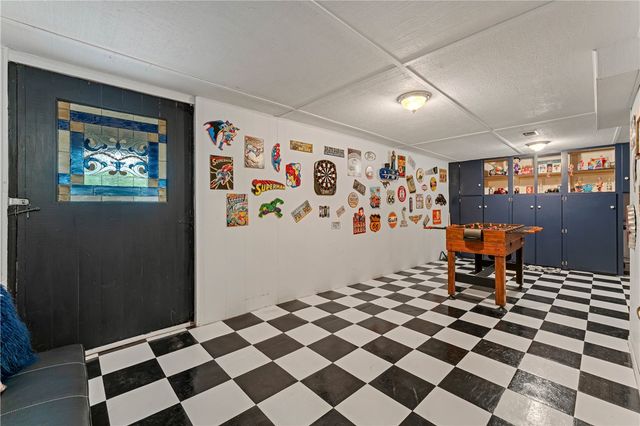 303 Ridge Road, Eureka Springs, AR 72631