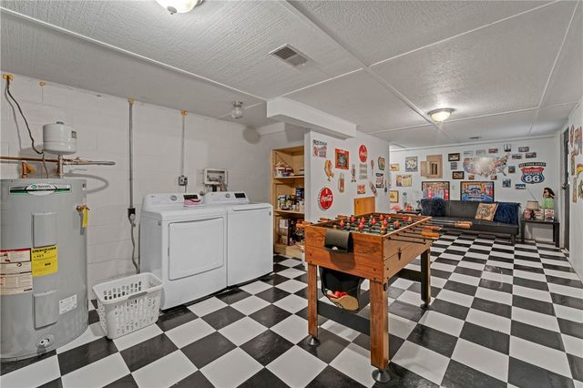 303 Ridge Road, Eureka Springs, AR 72631