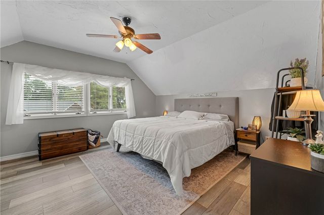 303 Ridge Road, Eureka Springs, AR 72631