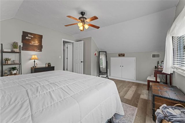 303 Ridge Road, Eureka Springs, AR 72631