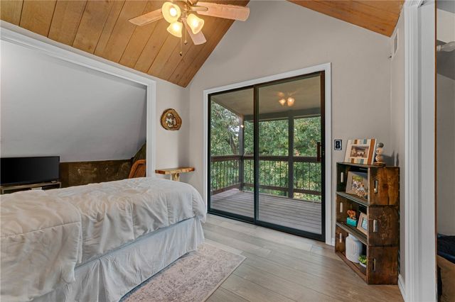 303 Ridge Road, Eureka Springs, AR 72631