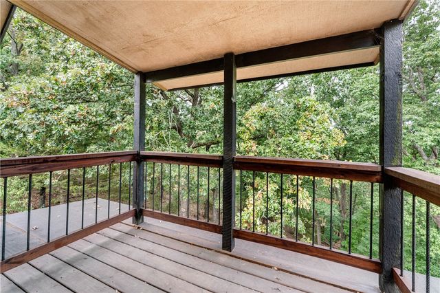 303 Ridge Road, Eureka Springs, AR 72631