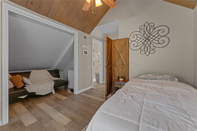 303 Ridge Road, Eureka Springs, AR 72631
