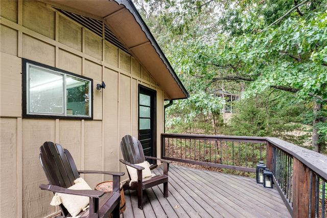 303 Ridge Road, Eureka Springs, AR 72631