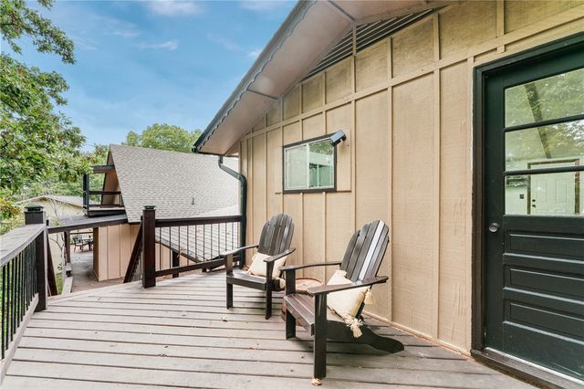 303 Ridge Road, Eureka Springs, AR 72631