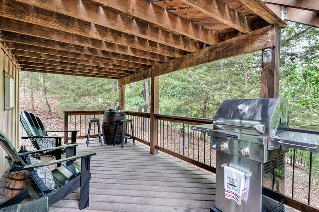 303 Ridge Road, Eureka Springs, AR 72631