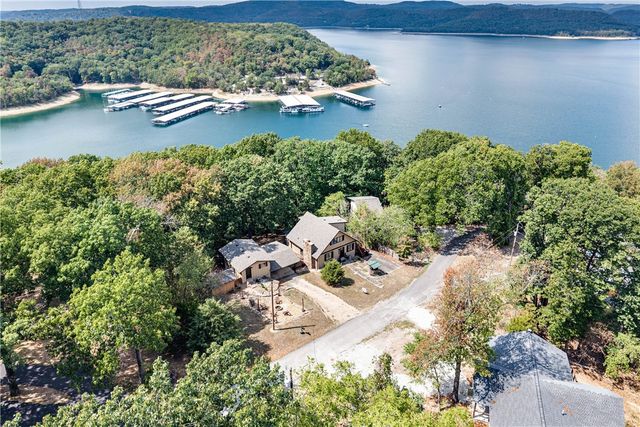 303 Ridge Road, Eureka Springs, AR 72631